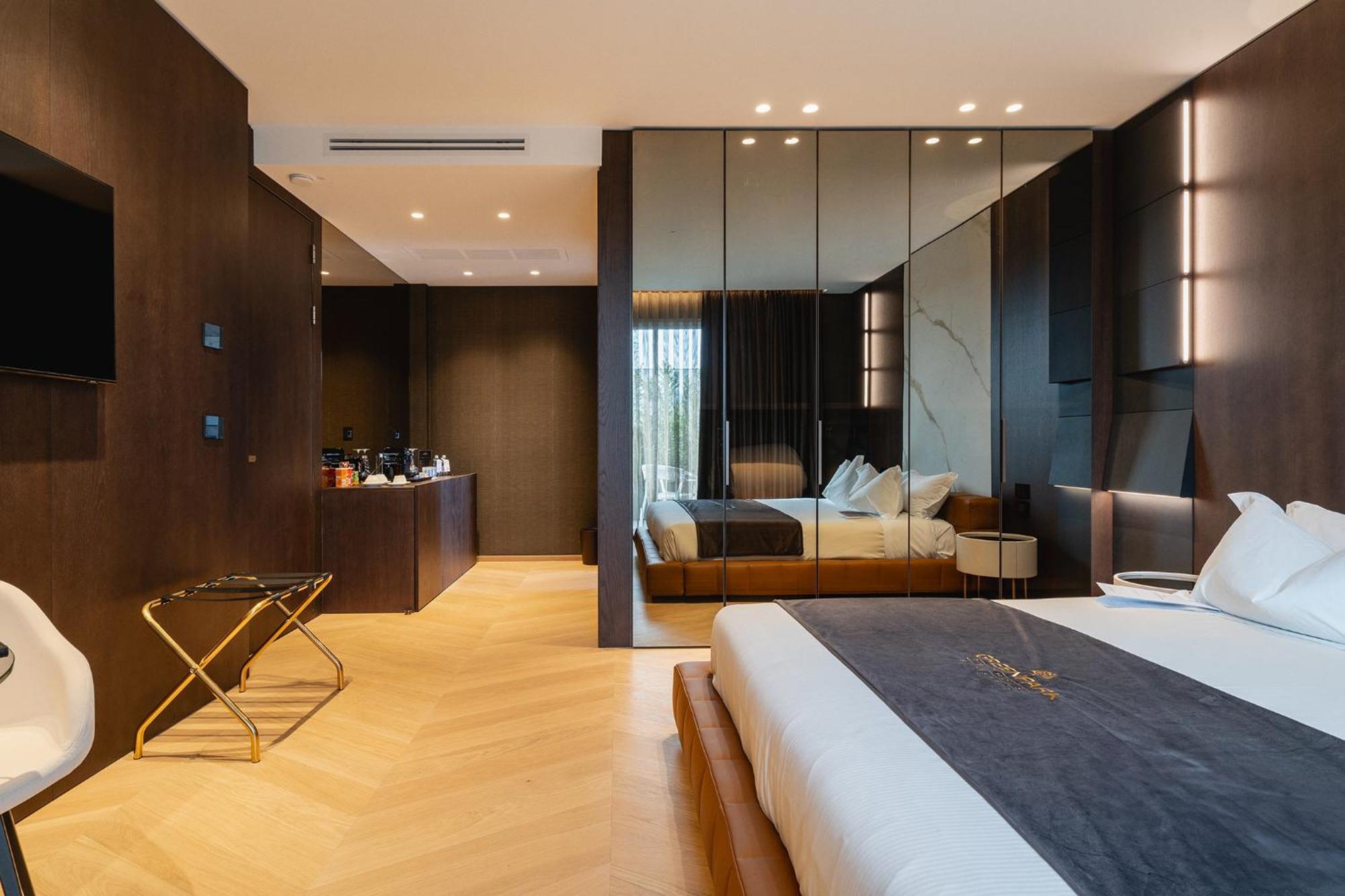 Green Park Penthouse Suite & Pool - Heated Pool - Bari Exterior photo