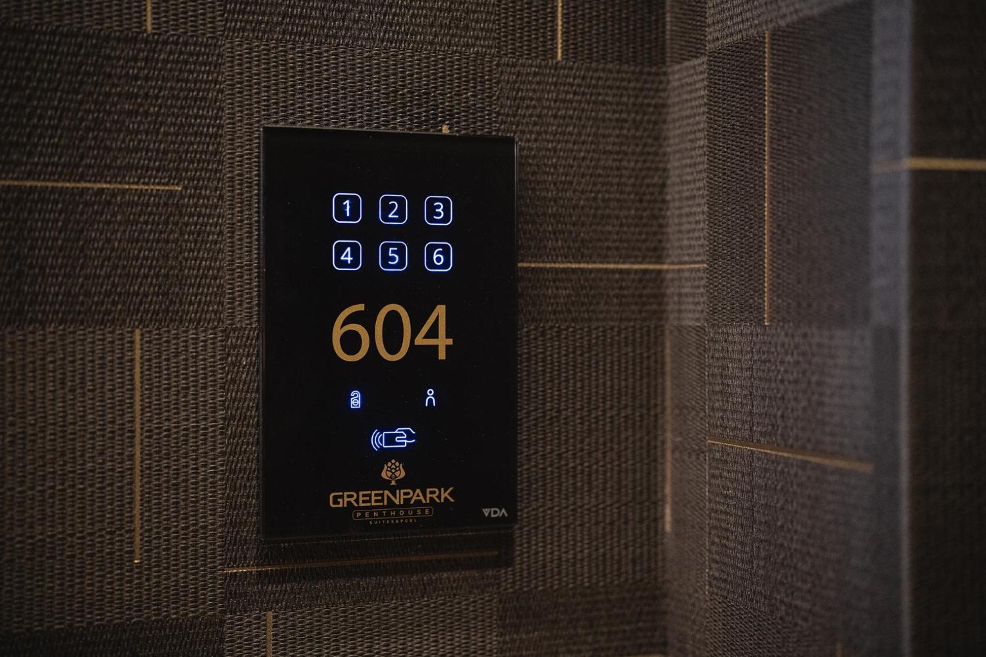 Green Park Penthouse Suite & Pool - Heated Pool - Bari Exterior photo